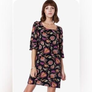 Black floral print shift dress size medium